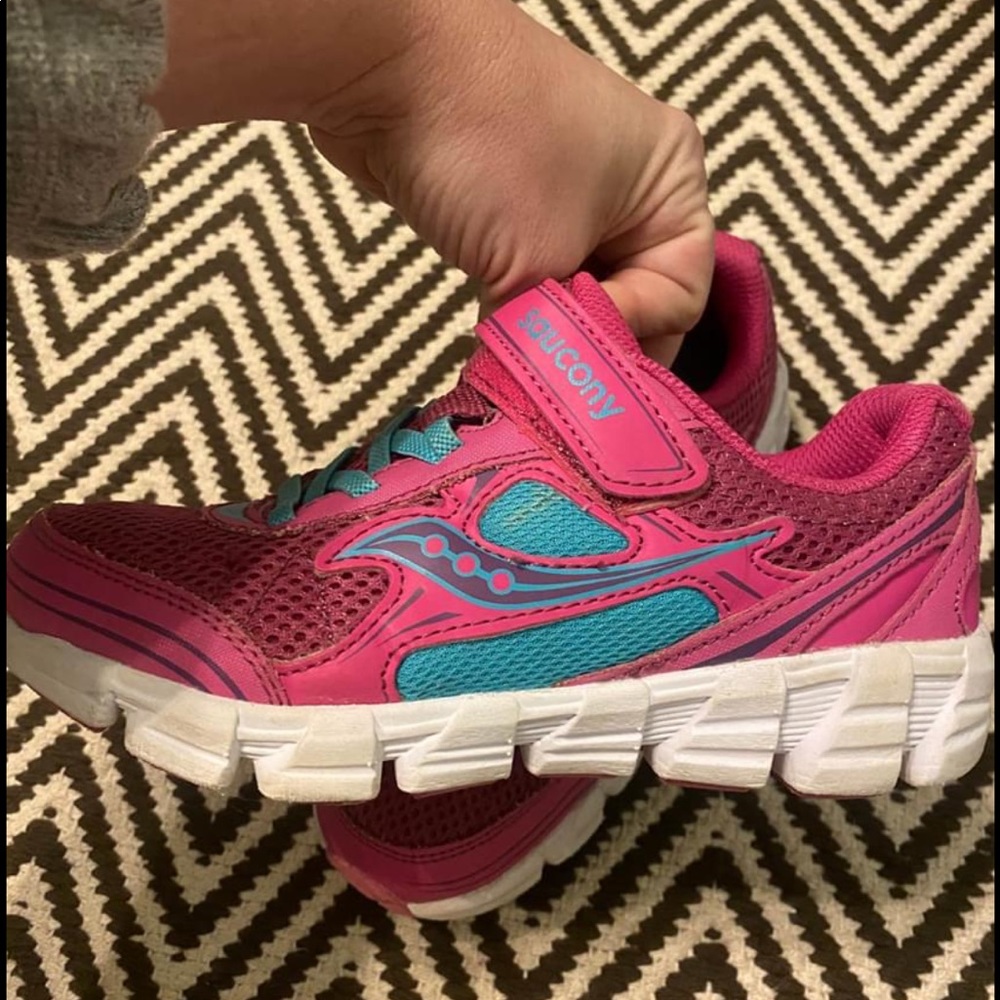 Saucony Running Shoe • No Tie!!